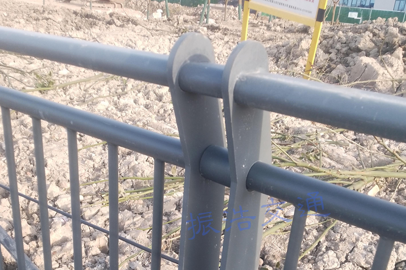 نرده محافظ استیل روی